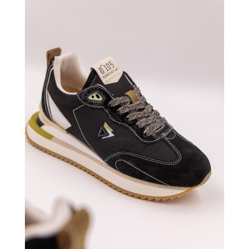 Feminine running shoes