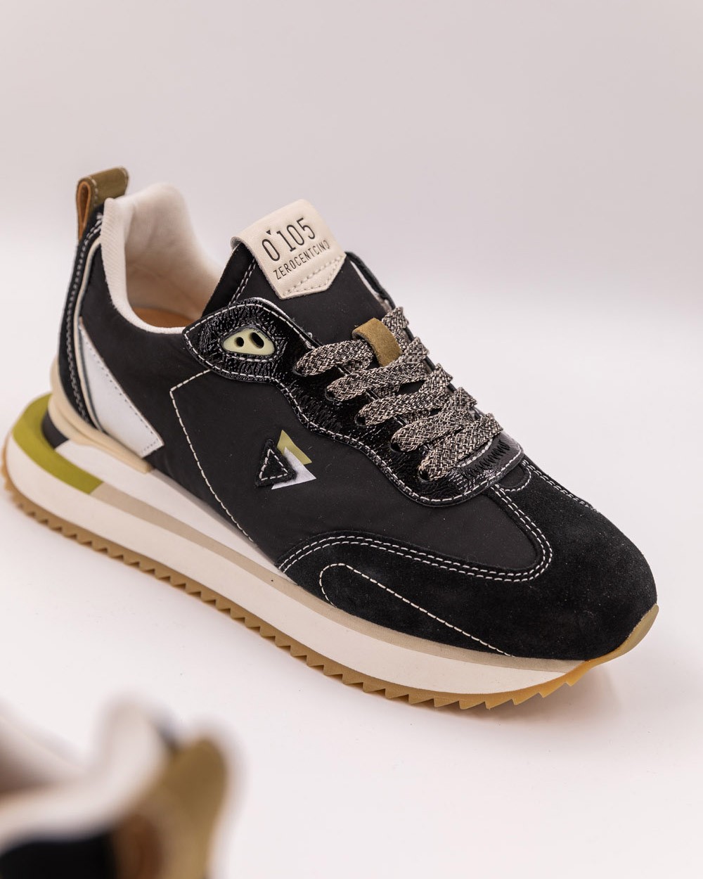 Feminine running shoes Feminine running shoes