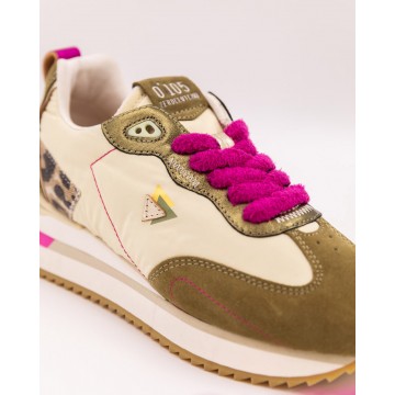Chic running shoe