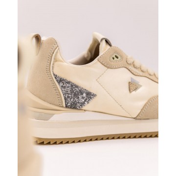 Comfortable sneaker
