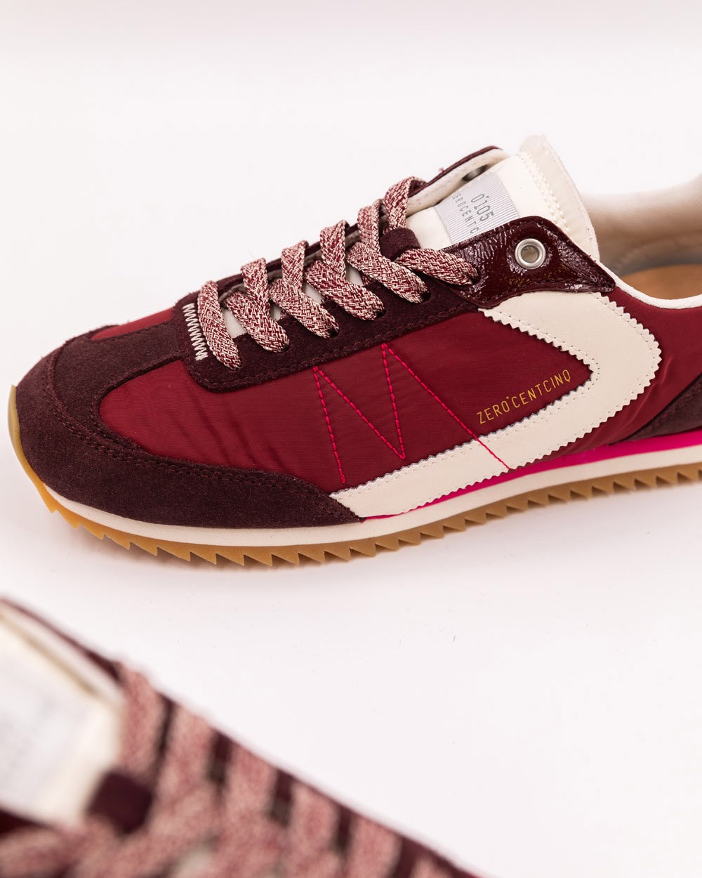 Lightweight sneaker Lightweight sneaker