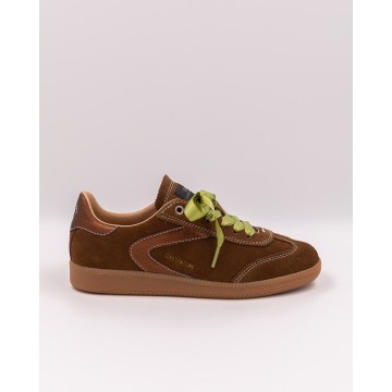 Timeless sneaker
