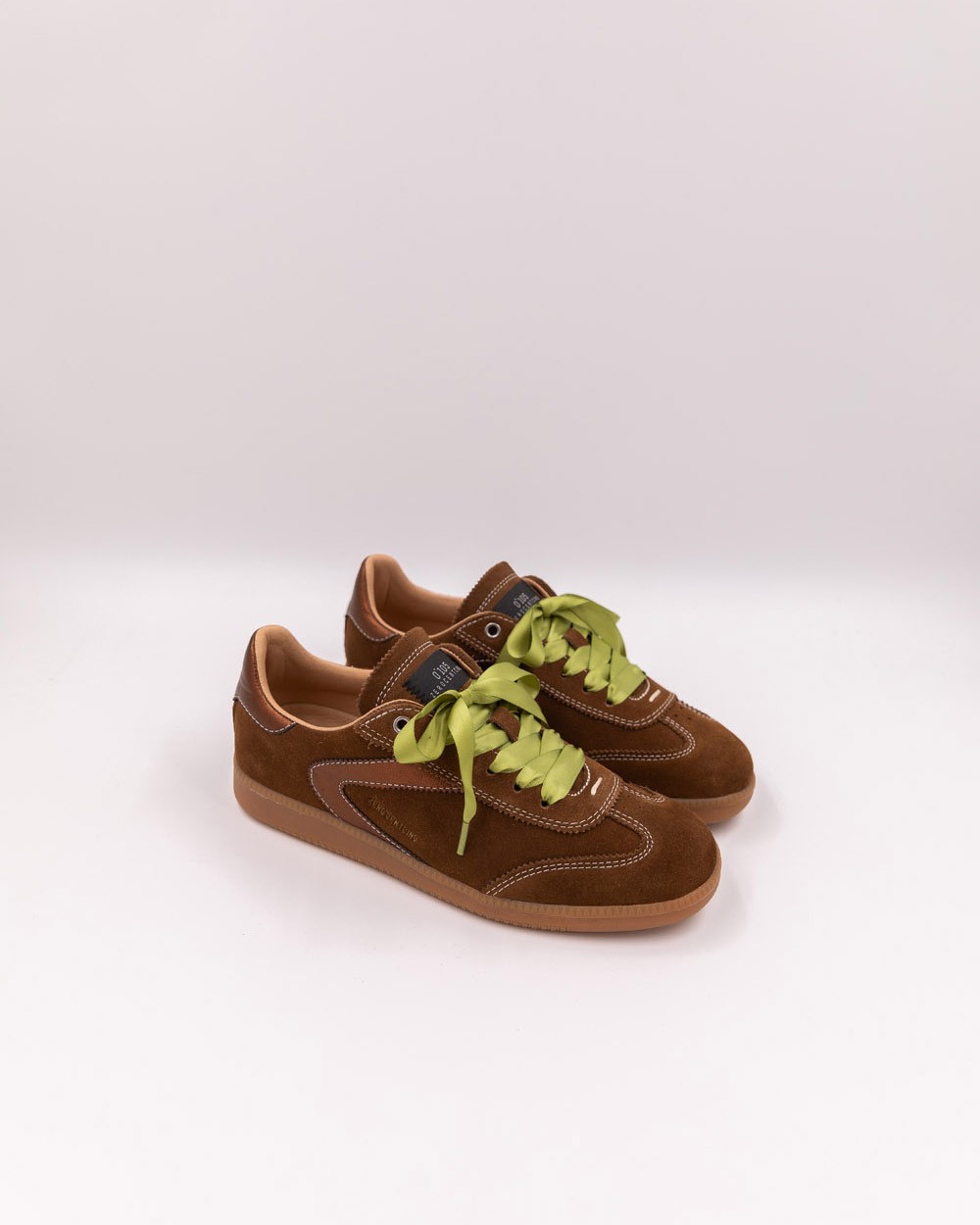 Zapatilla elegante Zapatilla elegante