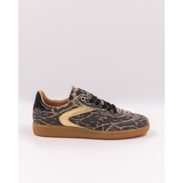 Leopard-print sneakers