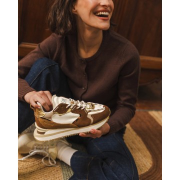 Zapatilla marrón