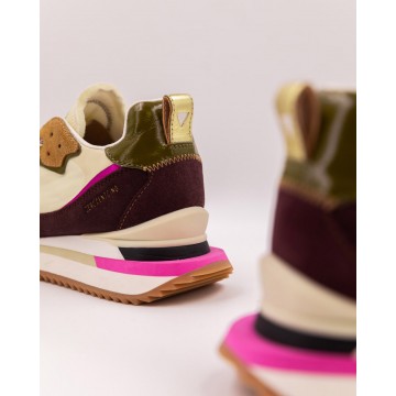 Trendy 2025 sneakers